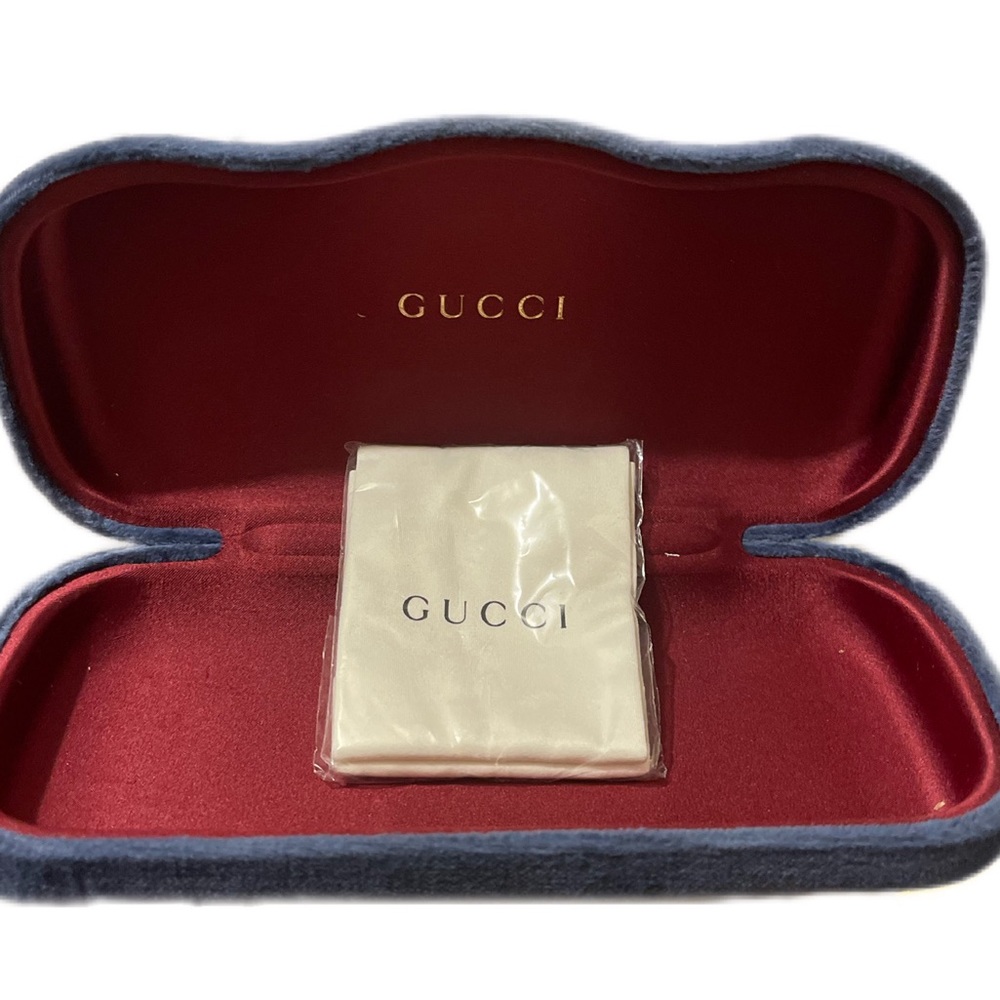 Gucci glasses case with dust bag and cleaning kit